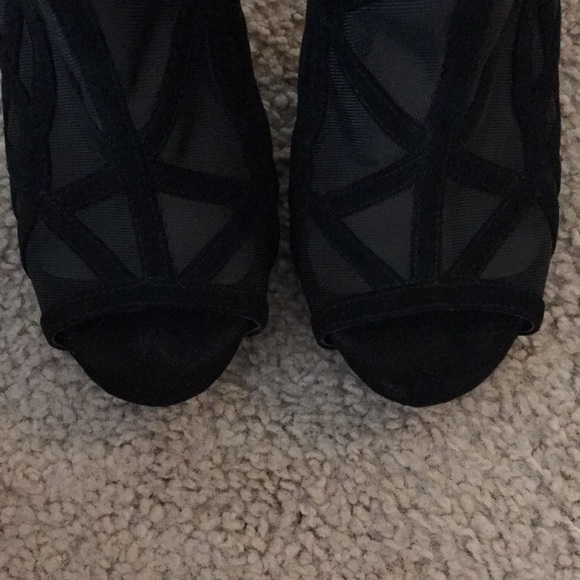 Jessica Simpson Mesh Panel Heels - Picture 2 of 6